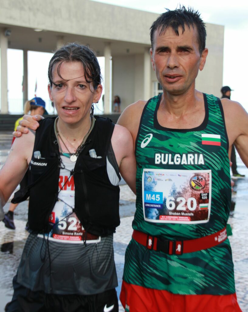 Die beiden Tagesschnellsten Simone Raatz und Shaban Mustafa (Bulgarien) beim Long Distance Race der Masters-WM auf Madeira. - Foto: wus-media/ Wilfried Raatz